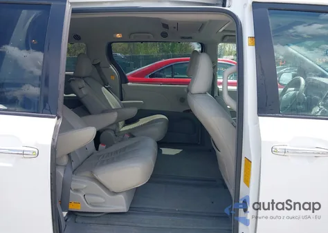 2011 Toyota Sienna Xle V6 from USA, damaged, VIN 5TDYK3DC6BS172939